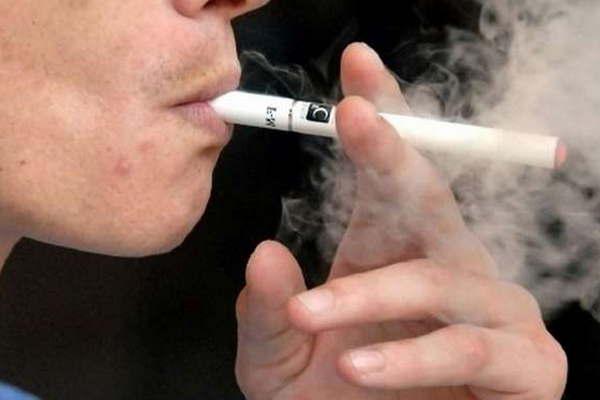 Despechado lanzoacute un cigarrillo a la cama de la ex pareja