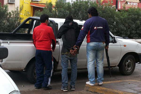 Encontroacute a su sobrino desnudo en la cama y encima de su hija de 6