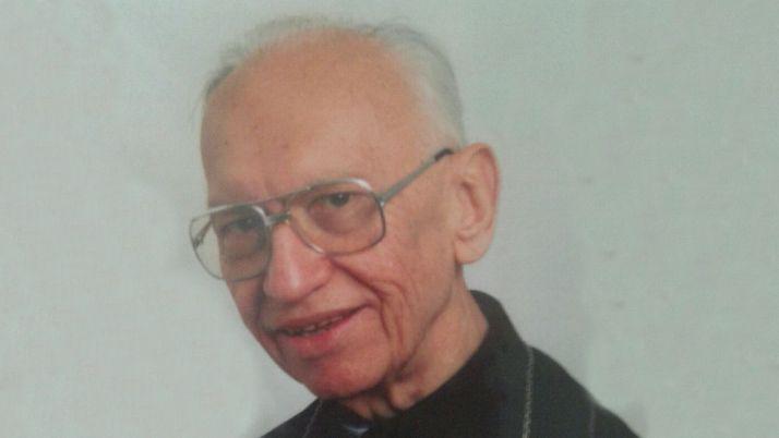 Delincuente se roboacute un banner con la figura de Monsentildeor Gottau