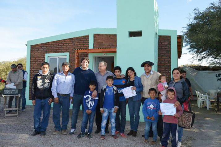 Viviendas sociales para María Elena Clodomira Santa Lucía y Sumampa