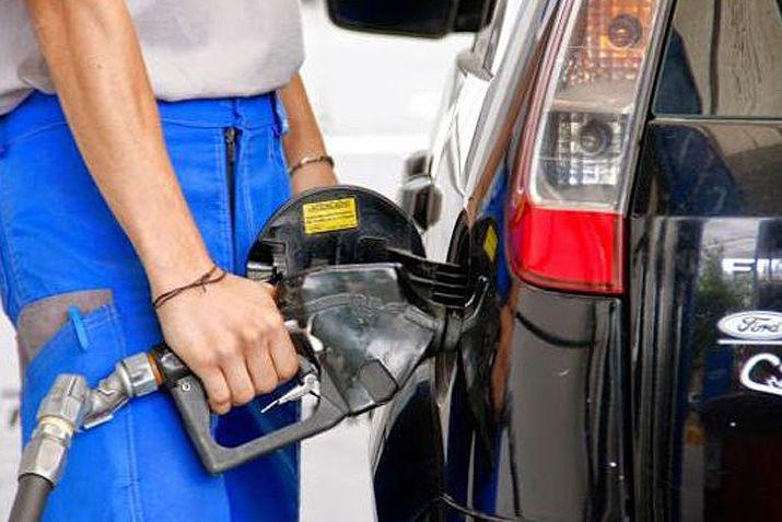 El precio de la nafta podría aumentar en julio hasta un 3-en-porciento-