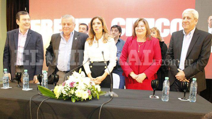 El Frente Cívico por Santiago presentó a sus candidatos