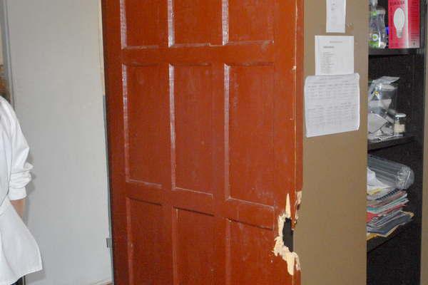 Roban bienes de un jardiacuten de infantes 