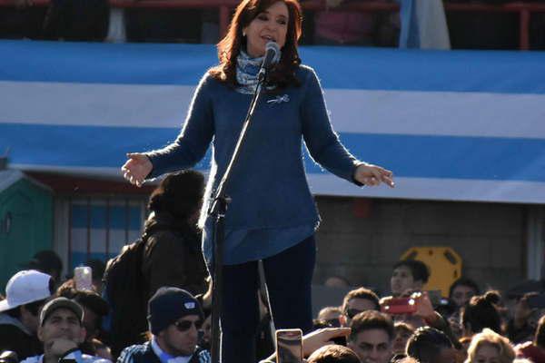 Cristina y Randazzo siguen jugando al misterio 