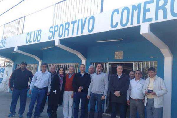 Entregaron 200 mil pesos a sendas instituciones deportivas de la ciudad de Los Juriacutees