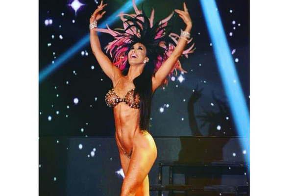 La vedette Flor Marcasoli haraacute un triacuteo en el Bailando  