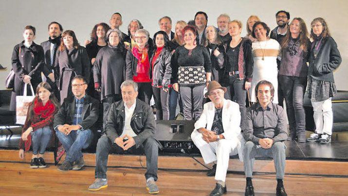 La poesiacutea que borra las fronteras