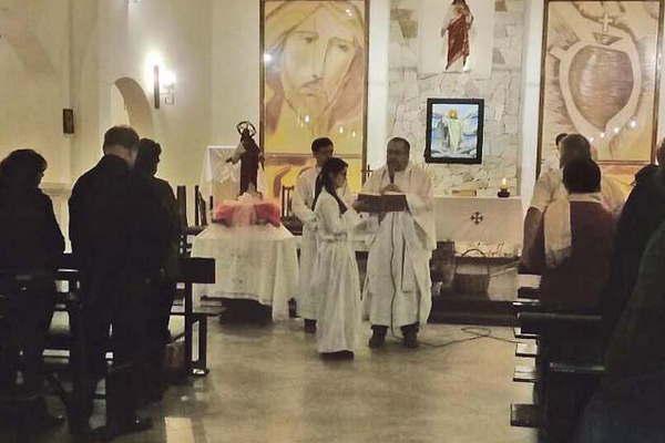 Los fieles bandentildeos honraron al Sagrado Corazoacuten de Jesuacutes