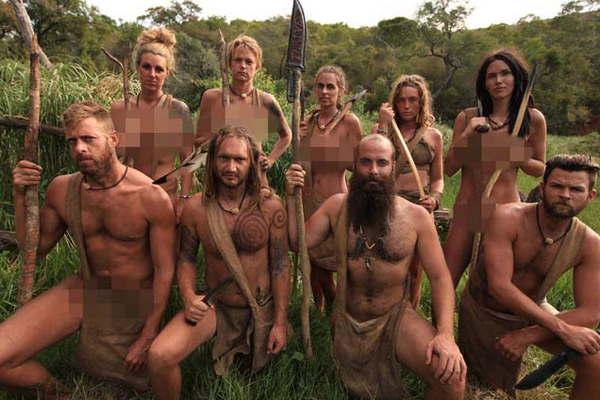 Nueve personas desnudas en la selva ecuatoriana 