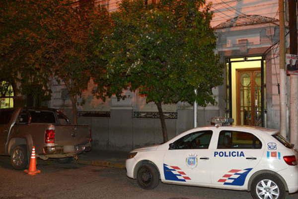 Regresoacute drogado a la casa y destrozoacute los bienes de sus padres