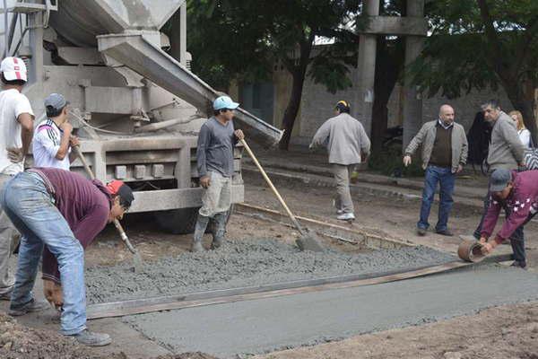 El intendente Mirolo destacoacute el avance del plan de pavimentacioacuten y el mejoramiento de calles