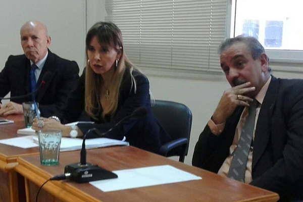 Apuntildealoacute tres veces a su compantildeero de copas y ahora pugna por su libertad