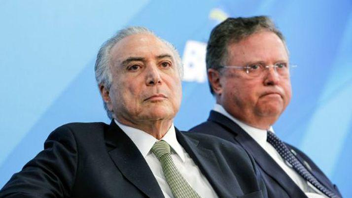 Secuestran un avioacuten con 500 kg en un terrreno de ministro de Temer