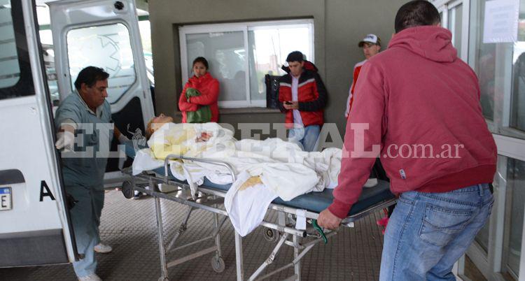 Murioacute la mujer que se prendioacute fuego a lo bonzo