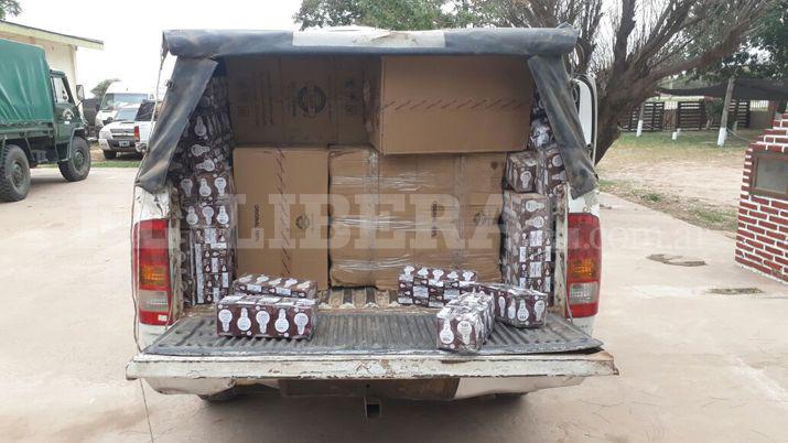 Camioneta trasladaba productos ilegales valuados en medio milloacuten de pesos