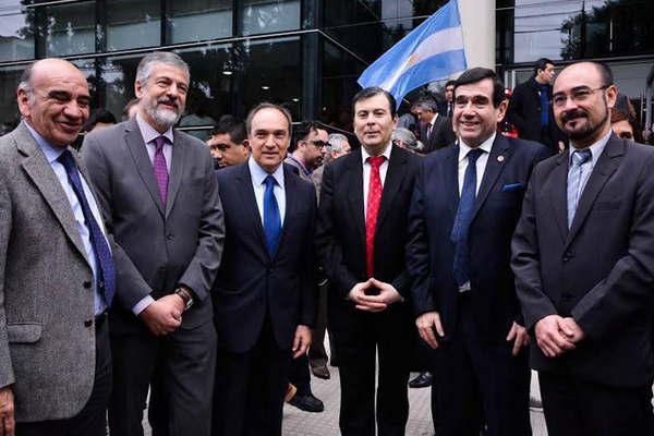 Ante una economiacutea complicada trabajar por los que maacutes lo necesitan es una obligacioacuten