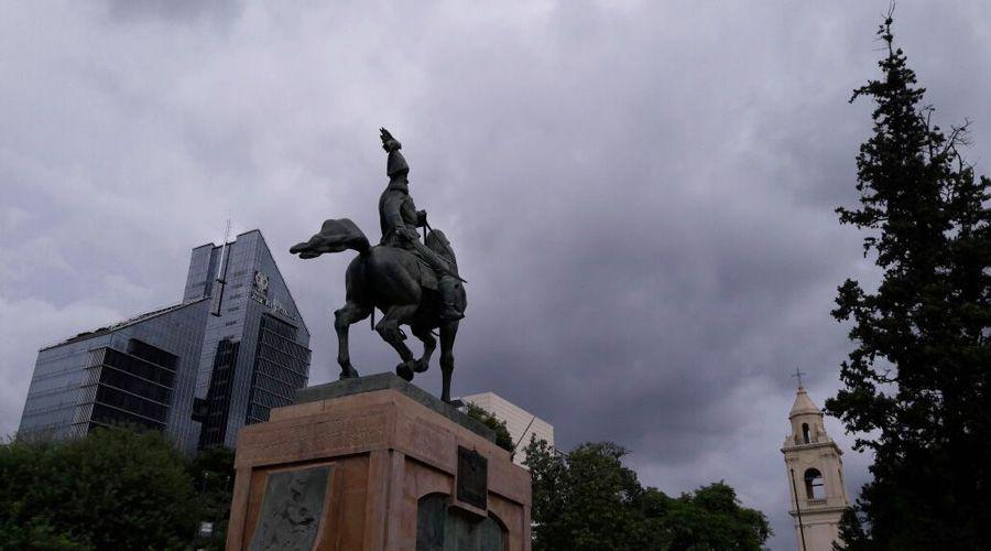 Jornada inestable que anuncia lluvias para Santiago