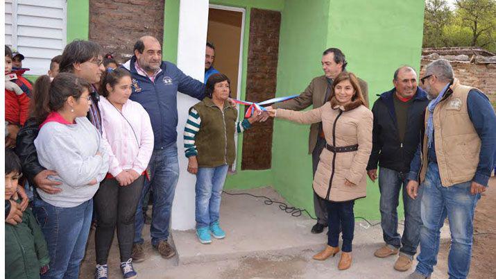 Ojo de Agua- familias beneficiadas con viviendas sociales