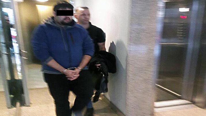 Sedujeron a una adolescente viacutea Tinder y abusaron de ella