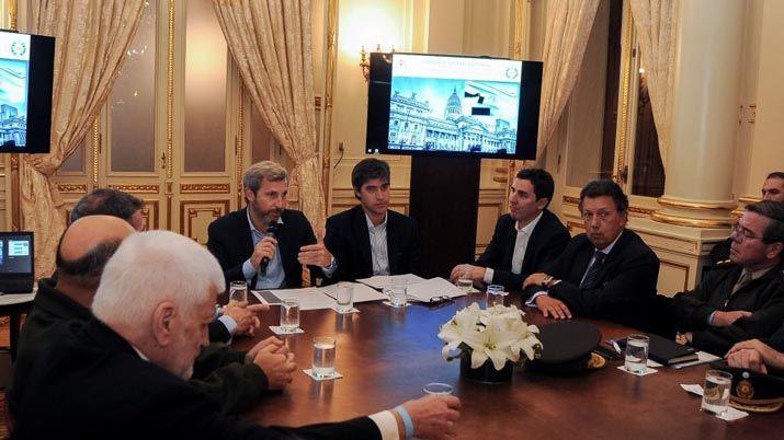 Frigerio encabezoacute una reunioacuten con jueces y secretarios electorales de las provincias