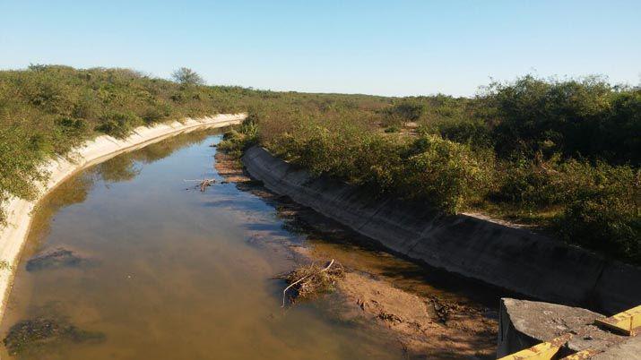 Productores limpiaraacuten el canal revestido de la margen izquierda del sistema hiacutedrico del Riacuteo Salado
