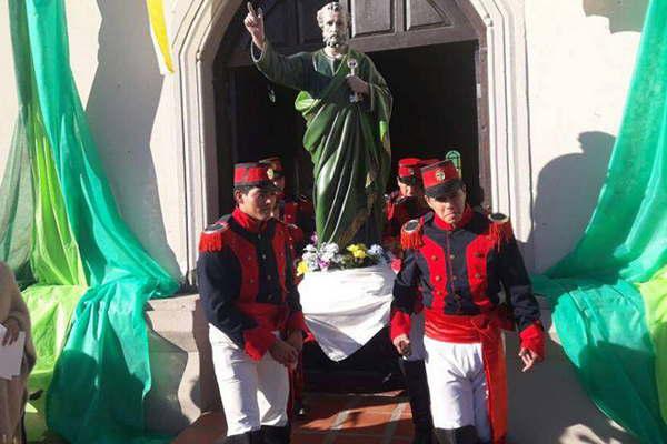 La comunidad de San Pedro de Guasayaacuten honroacute a su santo patrono