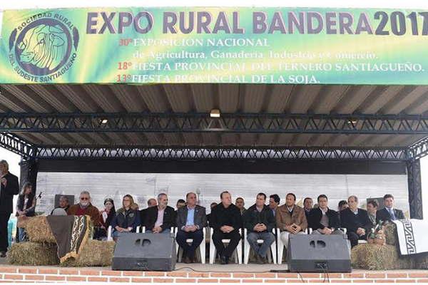 Con una gran participacioacuten de productores  se lanzoacute a la comunidad la Expo Bandera 2017