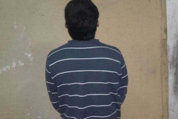 Detienen a un joven que habiacutea cometido varios robos en la zona ceacutentrica
