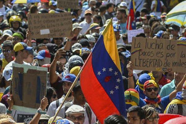 Venezuela- la oposicioacuten respaldoacute a la fiscal general Ortega Diacuteaz