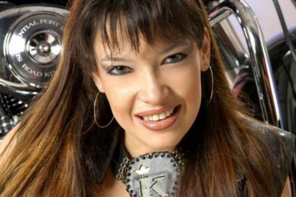 Fallecioacute Karla figura de la muacutesica tropical luego de un incendio en su casa