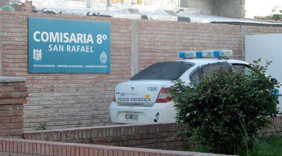 Mujer persiguioacute con un cuchillo a su hija de 8 antildeos