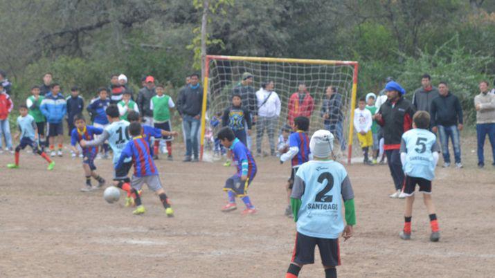 La copa Virgen del Carmen convoca al fuacutetbol infantil del interior choyano