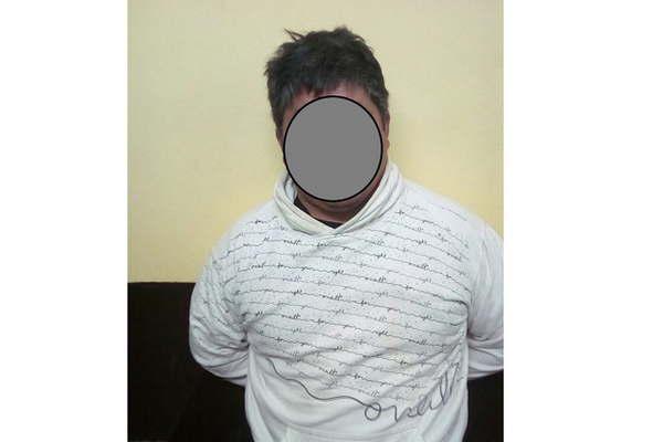 Policiacuteas los sorprendieron in fraganti cuando pretendiacutean robar una cartera