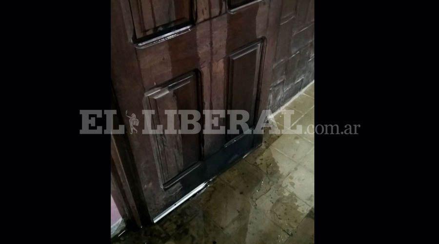 Incendiaron tres aulas en un colegio de Villa Atamisqui