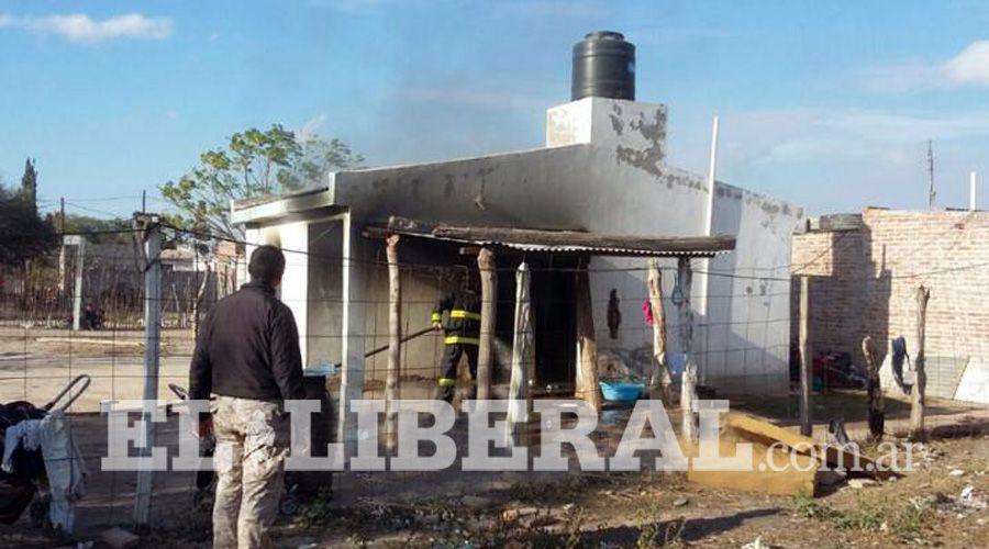Incendio en una vivienda de La Banda casi termina en tragedia