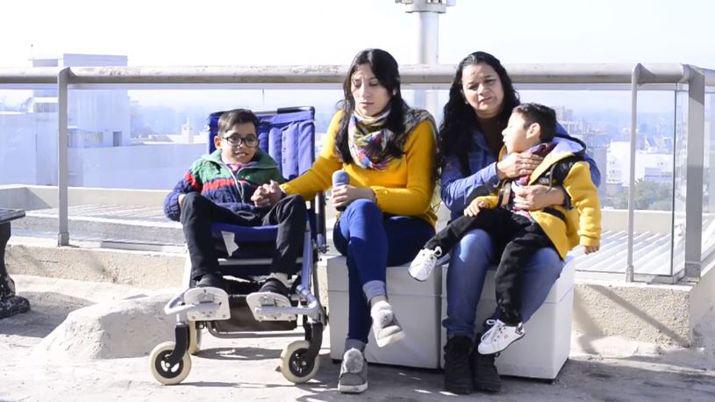 Titi Vélez y Exequiel Toloza necesitan de la colaboración de la comunidad