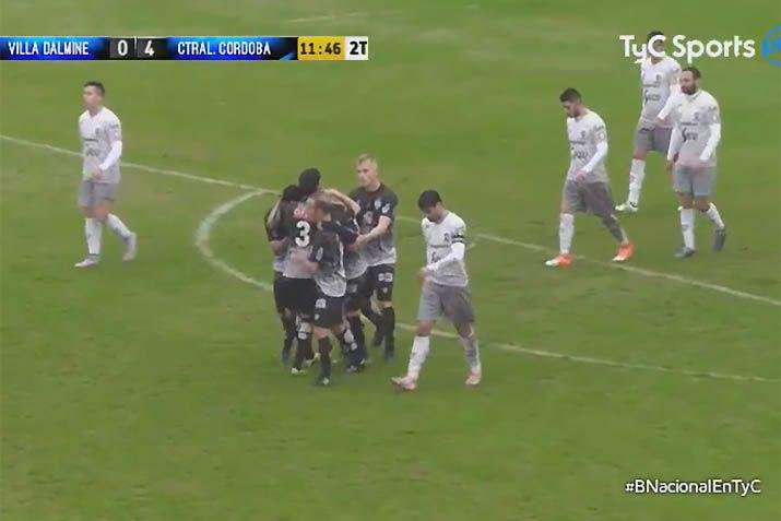 A los 11´ST Arnaldo Gonz�lez puso el cuarto para Central