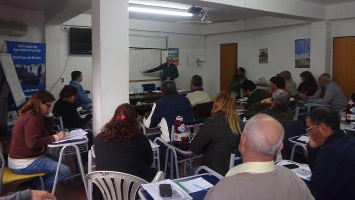 Concluyoacute con eacutexito el curso de capacitacioacuten sobre Riego por Goteo para teacutecnicos