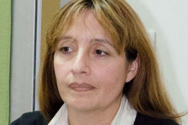 Su medio hermano se portoacute mal y ella lo castigoacute con varios rebencazos