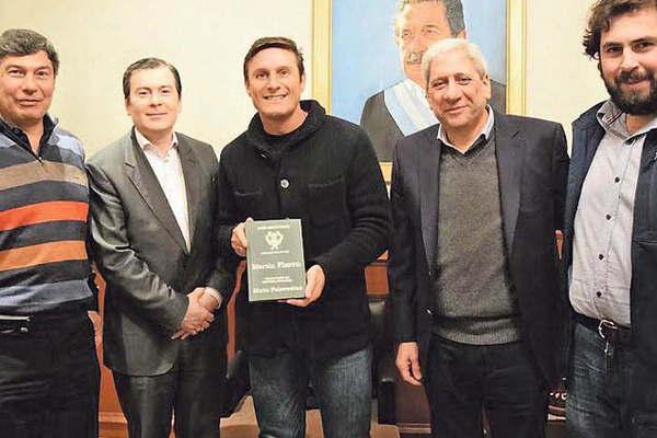 Javier Zanetti visitoacute al senador Zamora y al vicegobernador Neder