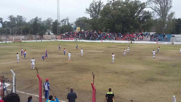 El Tricolor del barrio Chino fue superior al Albo bandeño al vencerlo por 3 a 0