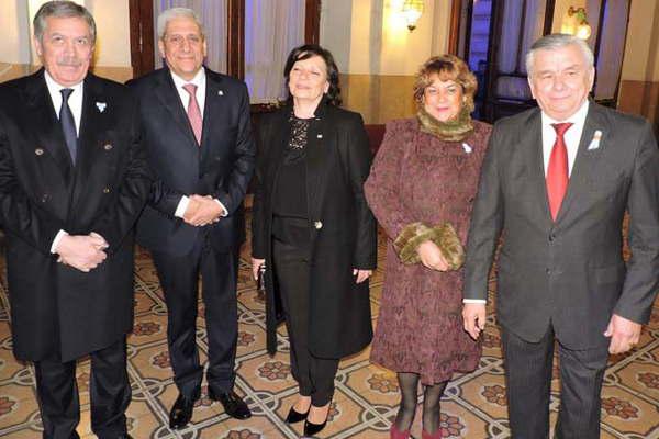 Con la Velada de Gala empezaron los actos por el Diacutea de la Independencia