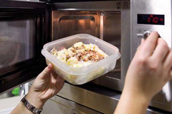 iquestCocinar en microondas puede representar un peligro para la salud