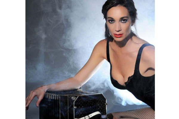 Mora Godoy fue elegida por Tinelli para bailar con Nancy 