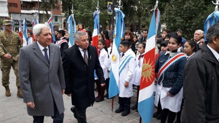 La Plaza Libertad fue el escenario del Desfile Ciacutevico Militar