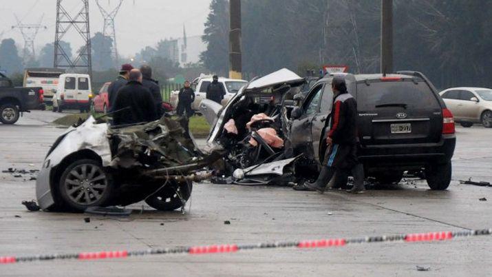 Provocoacute un triple choque matoacute a dos personas y huyoacute