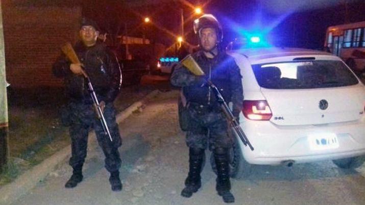 Un hombre degolloacute a un joven con una botella rota