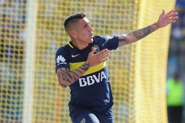 Escaacutendalo- se filtroacute una foto de Centurioacuten posando con una escopeta