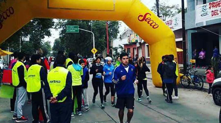 Con una exitosa concurrencia se llevoacute a cabo una prueba atleacutetica solidaria