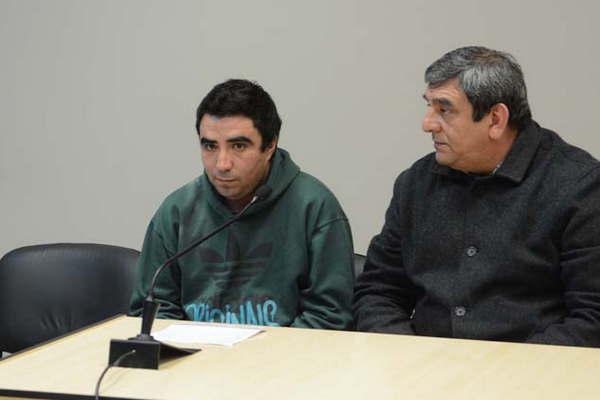 Lo condenaron por  apalear a hijastros de 2  y 4 antildeos en un basural